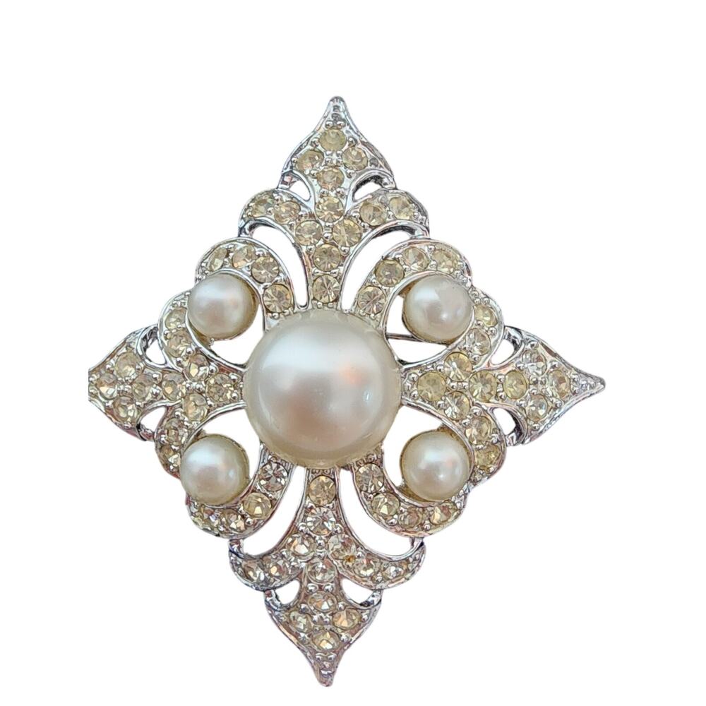 Vintage Large Sarah Coventry Rhodium Plated Brooch